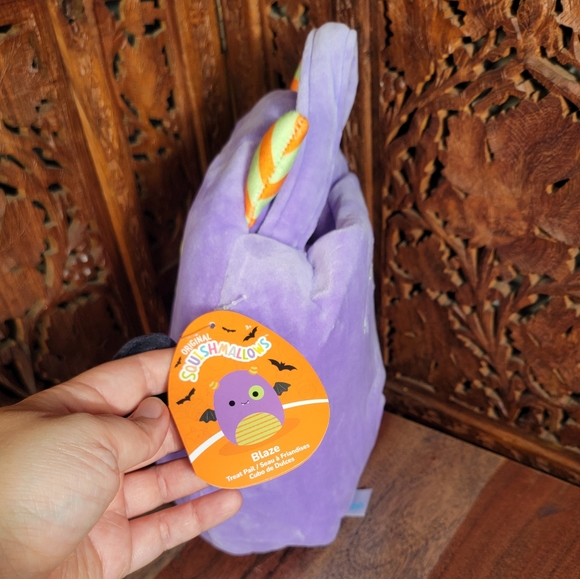 Squishmallows Blaze Bat Monster Halloween Treat Pail,Purse - Picture 4 of 10